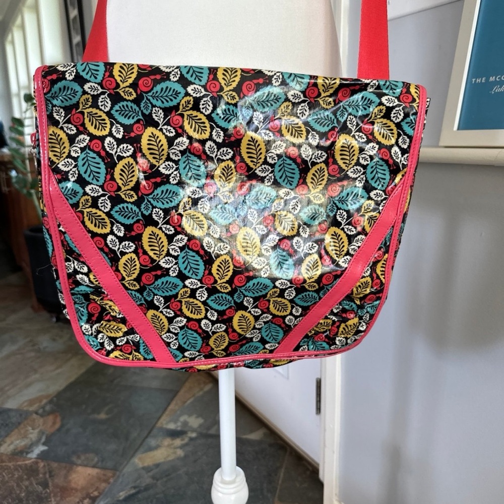 Vera Bradley Frill Women's Messenger Bag
